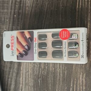 Impress nails text app